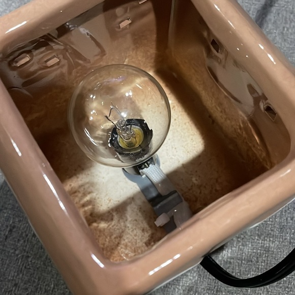 Huntington Home Wax Warmer Christmas House Gingerbread - Picture 12 of 12